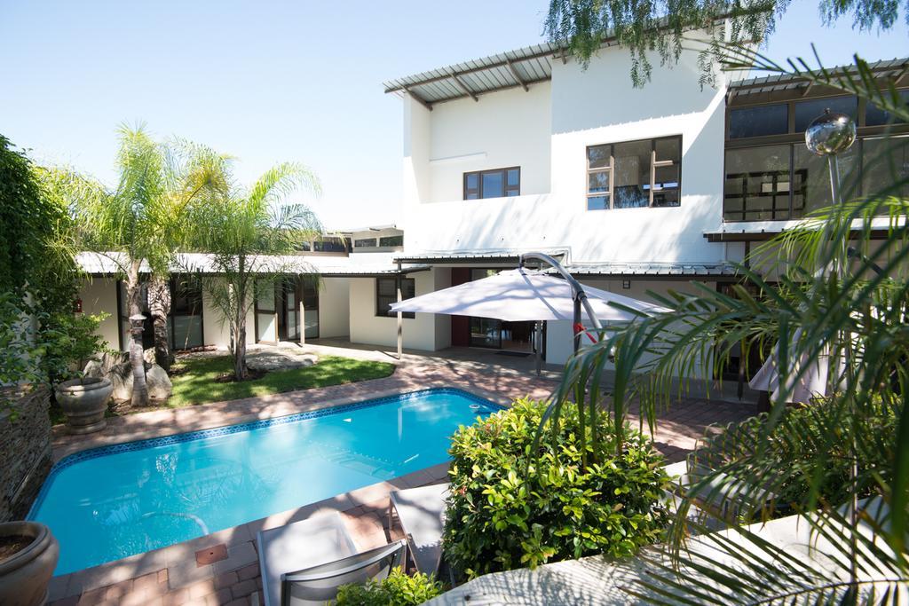 Montebello Guesthouse 温特和克 外观 照片