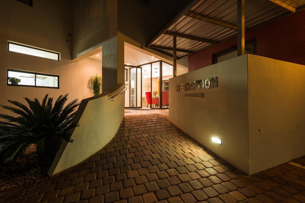 Montebello Guesthouse 温特和克 外观 照片